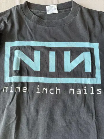 빈티지 나인 인치 네일스 셔츠
