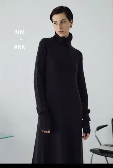 RIM.ARK 하이칼라 플레어 니트 원피스 사이즈 36