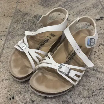 BIRKENSTOCK 화이트 샌들