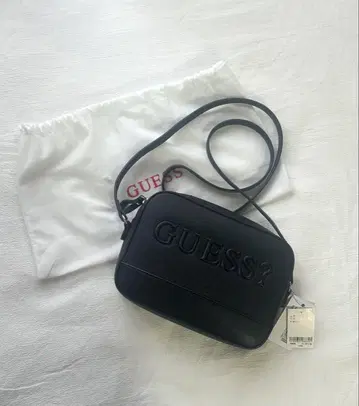 GUESS 블랙 숄더백 수납 가방 포함