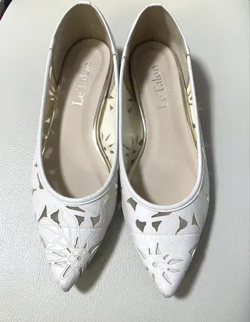 르 타롱 플라워 컷워크 펌프스 23.0cm 플랫슈즈