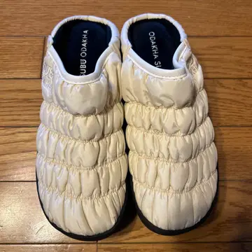 새상품급 ODAKHA SUBU 아이보리 슬립온