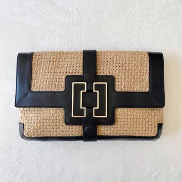 ANYA HINDMARCH 아냐 가죽 x 라피아 클러치백