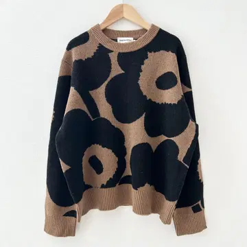 새상품급 marimekko 꽃 패턴 니트 우니코 카멜 x 블랙 M