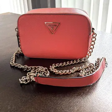 미사용 GUESS 코랄 사피아노 가죽 숄더백 게스