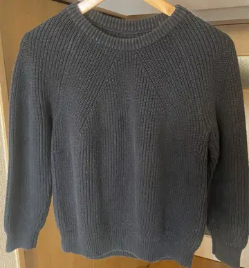 바토너 BATONER 시그니처 크루넥 니트 블랙