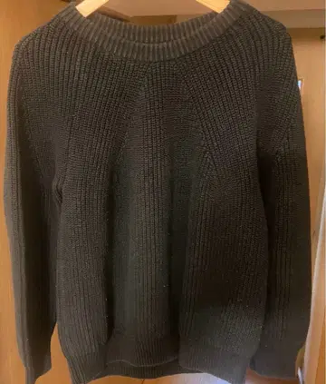 바토너 BATONER 시그니처 크루넥 니트 블랙