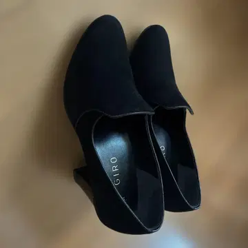 GIRO 블랙 스웨이드 하이힐 펌프스