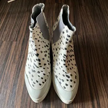 츠모리치사토 사이드 고어 부츠 달마시안 패턴