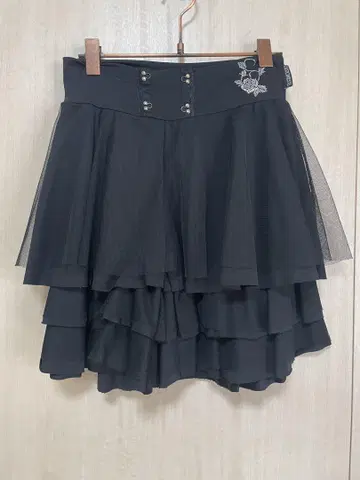 오즈온 프릴 숏팬츠 OZZONESTE