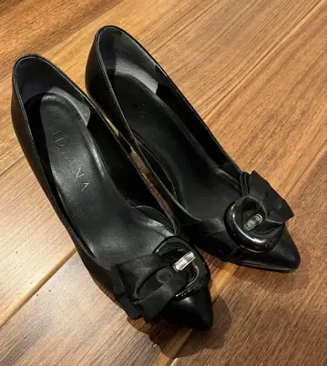 Diana 버클 장식 리본 하이힐