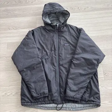 [ patagonia ] 마이크로 퍼프 자켓 블랙 충전솜 레어