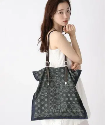 JEANASIS 지나시스 스카프 패턴 토트 BAG
