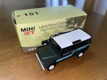 MINI GT Land Rover Defender 110 1/64