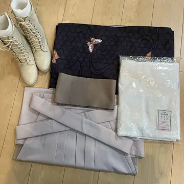 초등학생 KYOETSU 나비 무늬 하카마 세트와 화이트 부츠