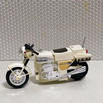 t. SUZUKI 750 화이트 바이 반다이