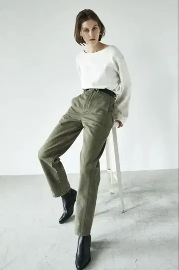 하이웨스트 테이퍼드 데님 팬츠 MOUSSY