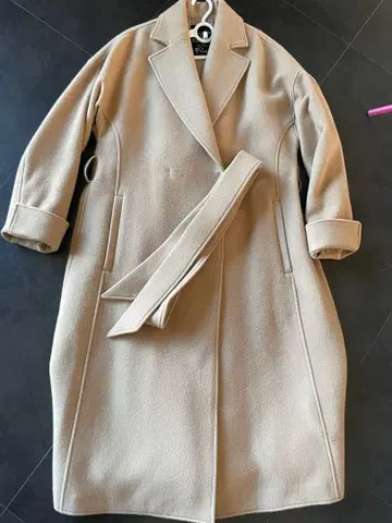 MAISON DE REEFUR 베이지 롱 코트