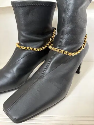 질 샌더 블랙 가죽 숏부츠 골드 체인