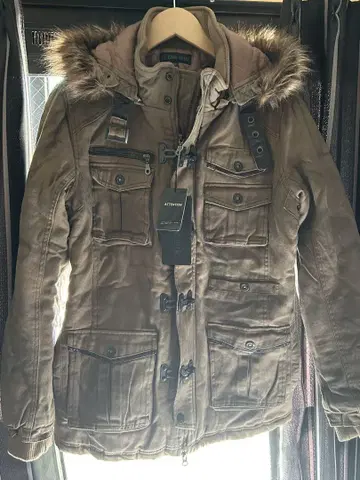 [택 포함 새상품] intheattic 버클 자켓