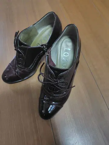 와인 레드 하이힐 펌프스