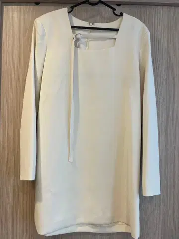 벌스데이 바쉬 아이보리 폴리에스테르 긴팔 미니 원피스