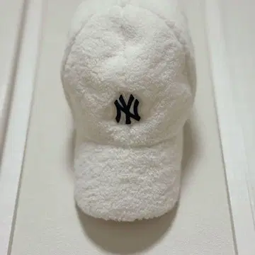 MLB KOREA 무스탕 캡 화이트