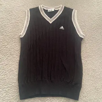 adidas 블랙 V넥 베스트 L/G
