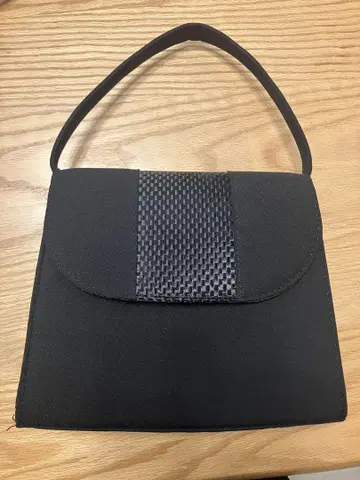 유미 카츠라 블랙 포멀 백 예복