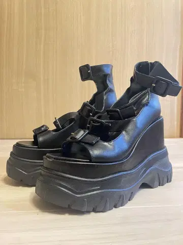 통굽 블랙 샌들 13cm 힐