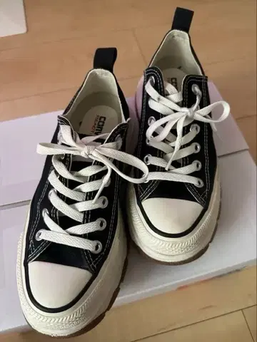 컨버스 트렉 웨이브 블랙 화이트 통굽 23.5cm