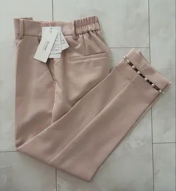 미사용 새상품 Fitmore 사다리 밑단 펄 테이퍼드 팬츠 핑크 PS