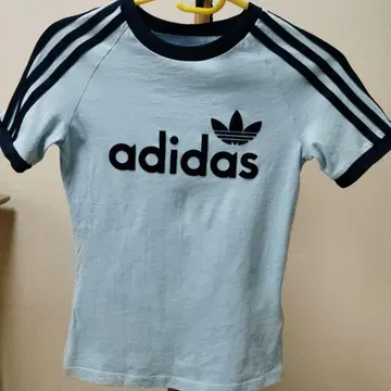 adidas 크롭 T 이번 시즌 1번 인기 완판템 S 새상품급