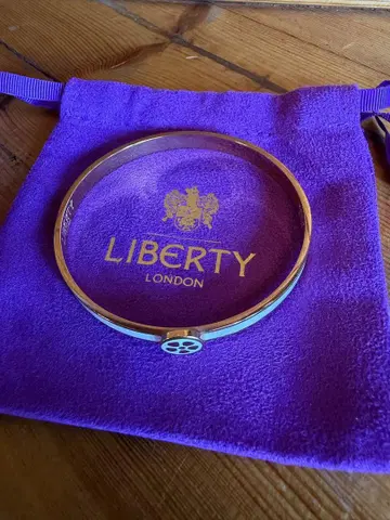 LIBERTYLONDON 리버티 런던 화이트 뱅글 미사용