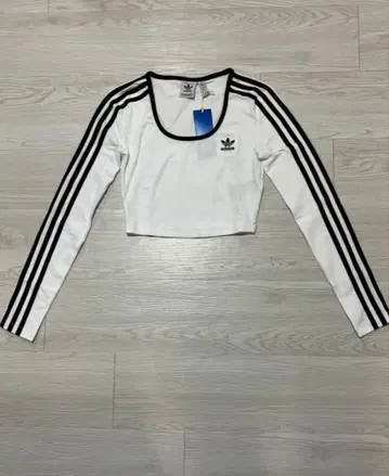 adidas 완판템 새상품 크롭 기장 헤이세이 갸루 피치T Y2K