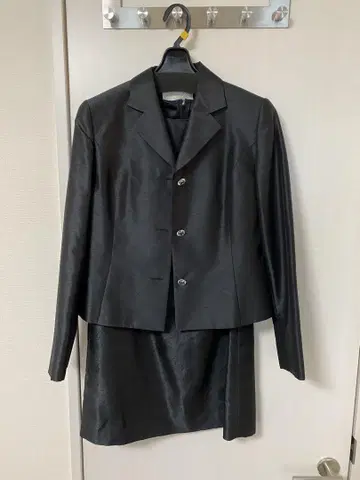 블랙 새틴풍 쓰리피스 정장 세트