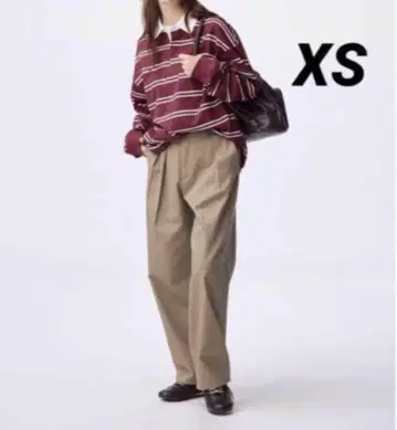 미사용 새상품 GU 치노 배럴 레그 턱 팬츠 XS