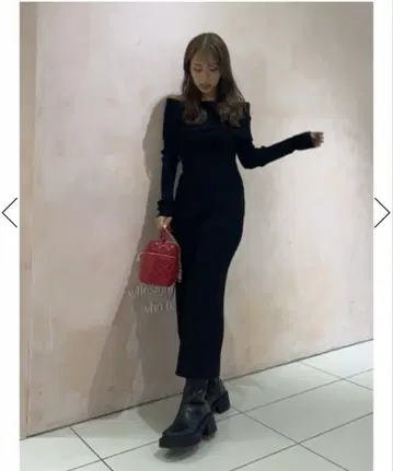 리엔다 택 포함 미사용 새상품 오프숄더 원피스 블랙