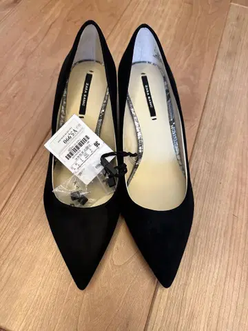 ZARA 블랙 펌프스
