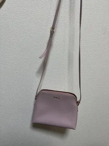 FURLA 라이트 핑크 숄더백