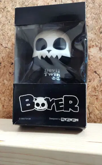 정품 TOY2R Boyer-Toyer 트윈 (화이트) 5인치 피규어
