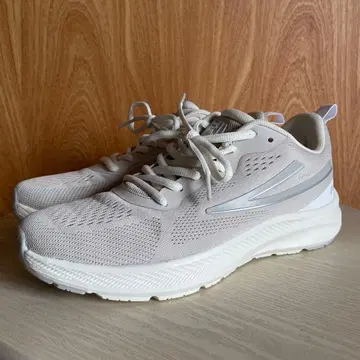 FILA 러닝화