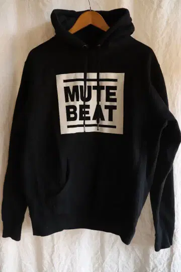 [ 새상품급 ] MUTE BEAT 후드티 ( S)