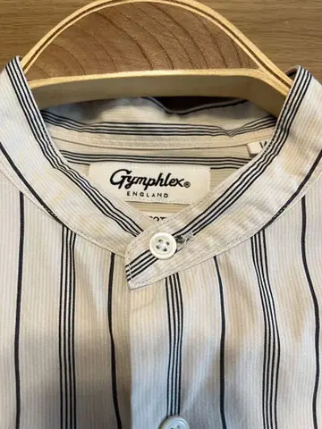 Gymphlex 스트라이프 밴드 카라 셔츠