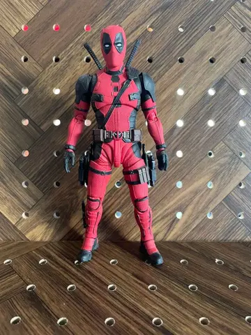 s.h.figureArts 데드풀