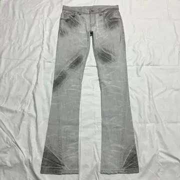 TORNADO MART white washd flare denim