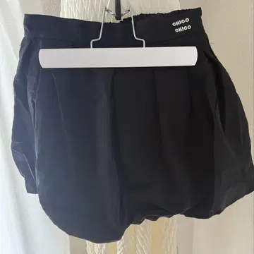 블랙 벌룬 실루엣 미니 스커트