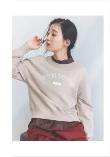 COHINA 517 칼리지 로고 맨투맨 베이지