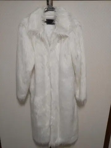 최종 가격 인하! [새상품급] 비주얼계 화이트 퍼 롱 코트