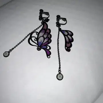 버터플라이 모티브 비대칭 귀찌 퍼플